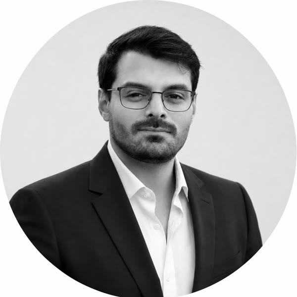 Carlos Paredes, Graphic Designer and Content Creator